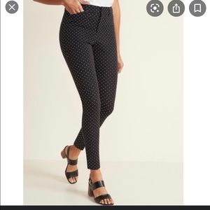 Old Navy Pixie pants- size 2 NWT